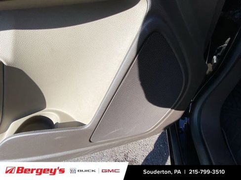 Used 2015 GMC Canyon SLE w/ SLE Convenience Package image 27