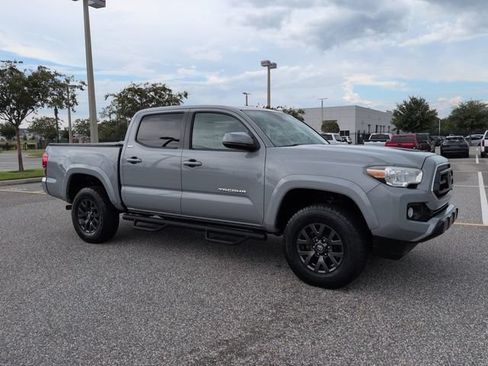 Used 2020 Toyota Tacoma SR5 RWD image 1