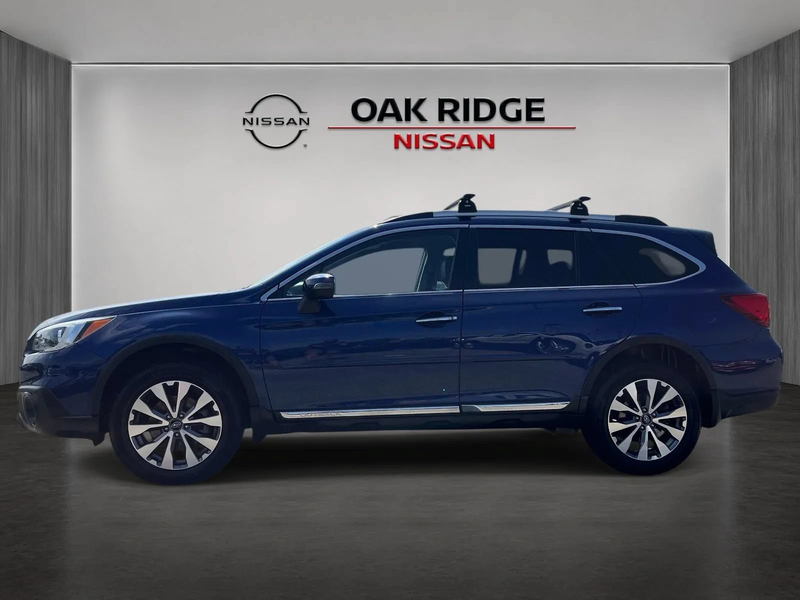 Used 2017 Subaru Outback 3.6R Touring AWD/4WD image 6