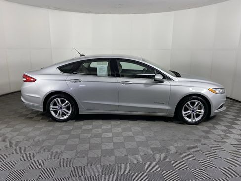 Used 2018 Ford Fusion S FWD image 5