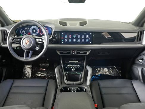 Certified 2024 Porsche Cayenne w/ Premium Package AWD/4WD image 23