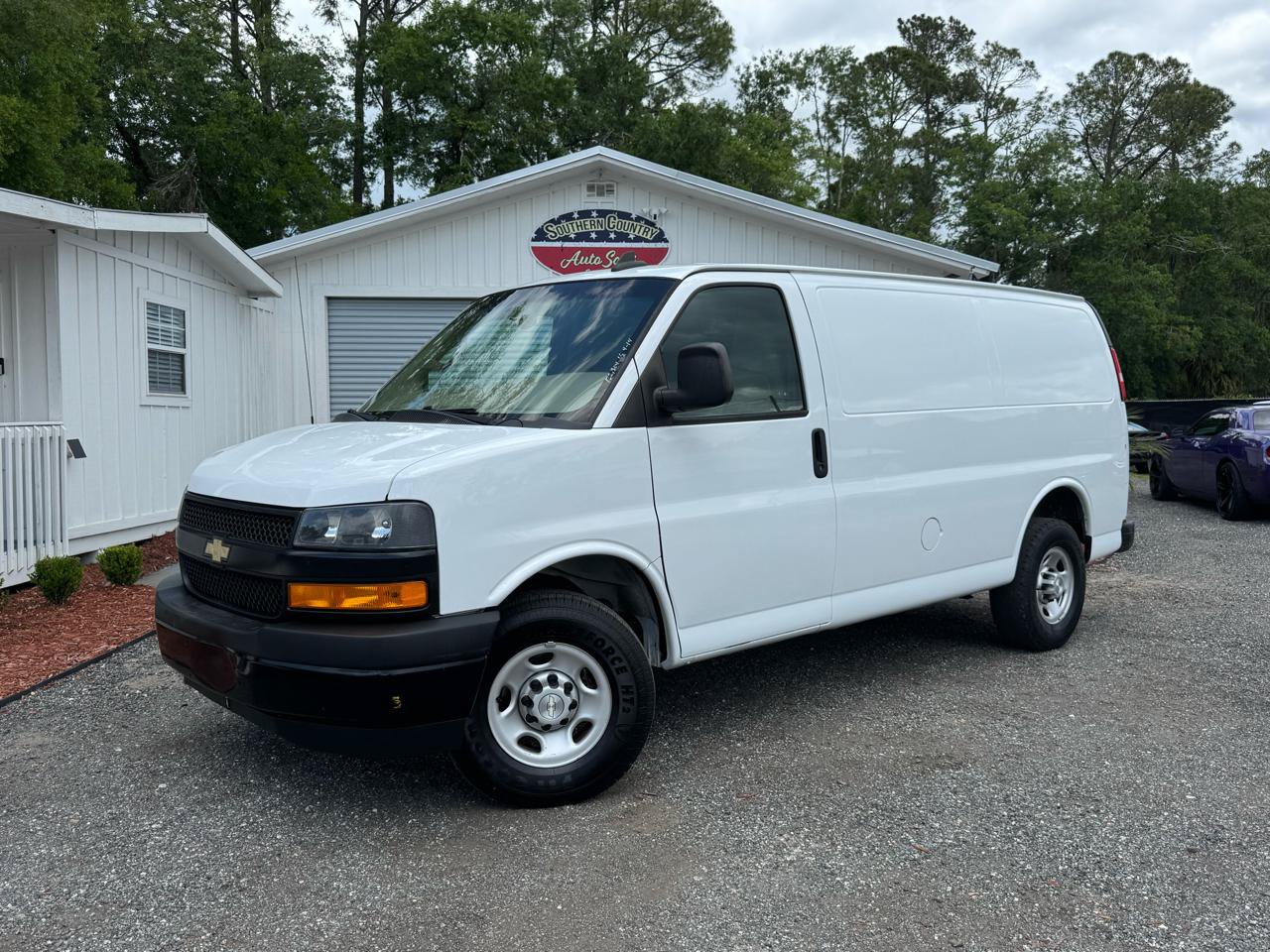 Used 2021 Chevrolet Express 2500 RWD image 1