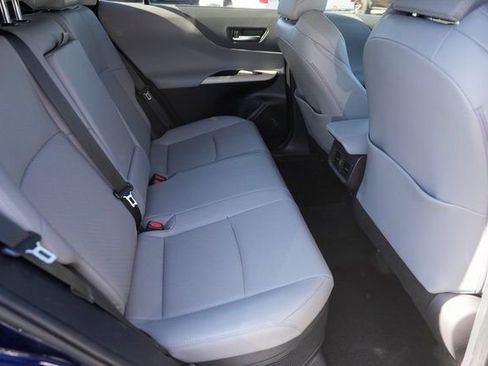 Used 2021 Toyota Venza Limited image 15