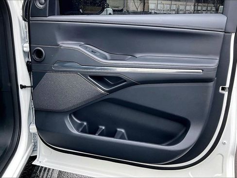 Used 2025 Lincoln Navigator L Reserve w/ Jet Appearance Package image 23