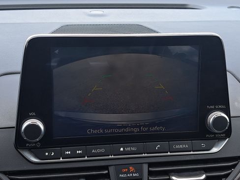 Used 2025 Nissan Altima 2.5 SV FWD image 24