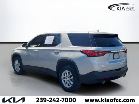 Used 2022 Chevrolet Traverse LS FWD image 4