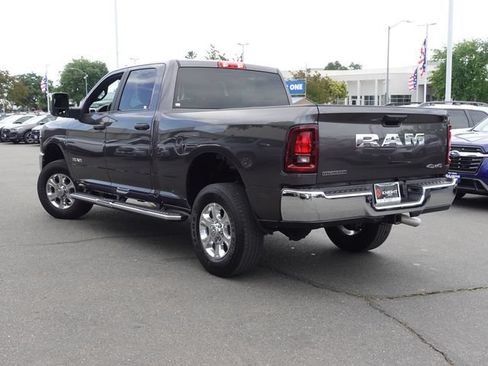 Used 2025 RAM 2500 Big Horn AWD/4WD image 9