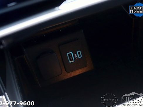 Used 2022 Ford Explorer Limited w/ Equipment Group 301A image 23