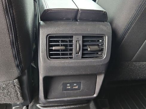 Used 2022 Nissan Rogue SV image 19