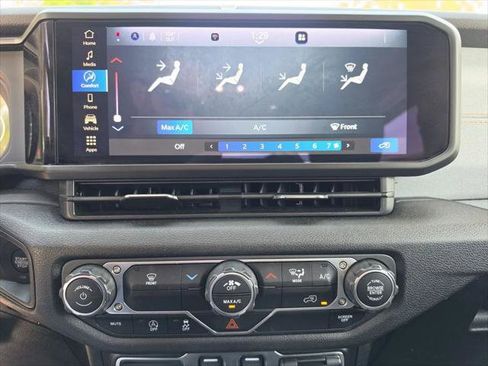 Certified 2025 Jeep Wrangler Sport AWD/4WD image 18
