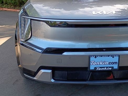 Used 2024 Kia EV9 Land AWD/4WD image 10