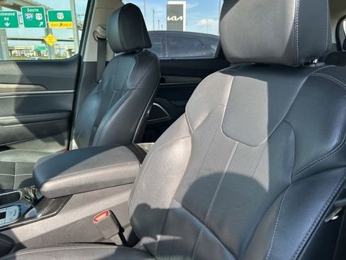 Used 2022 Kia Telluride EX w/ EX Premium Package AWD/4WD image 38