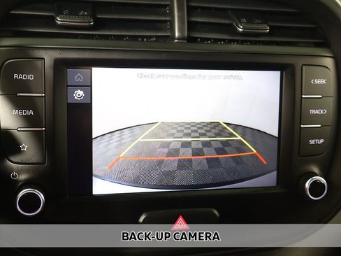 Used 2023 Kia Soul LX w/ LX Technology Package image 5