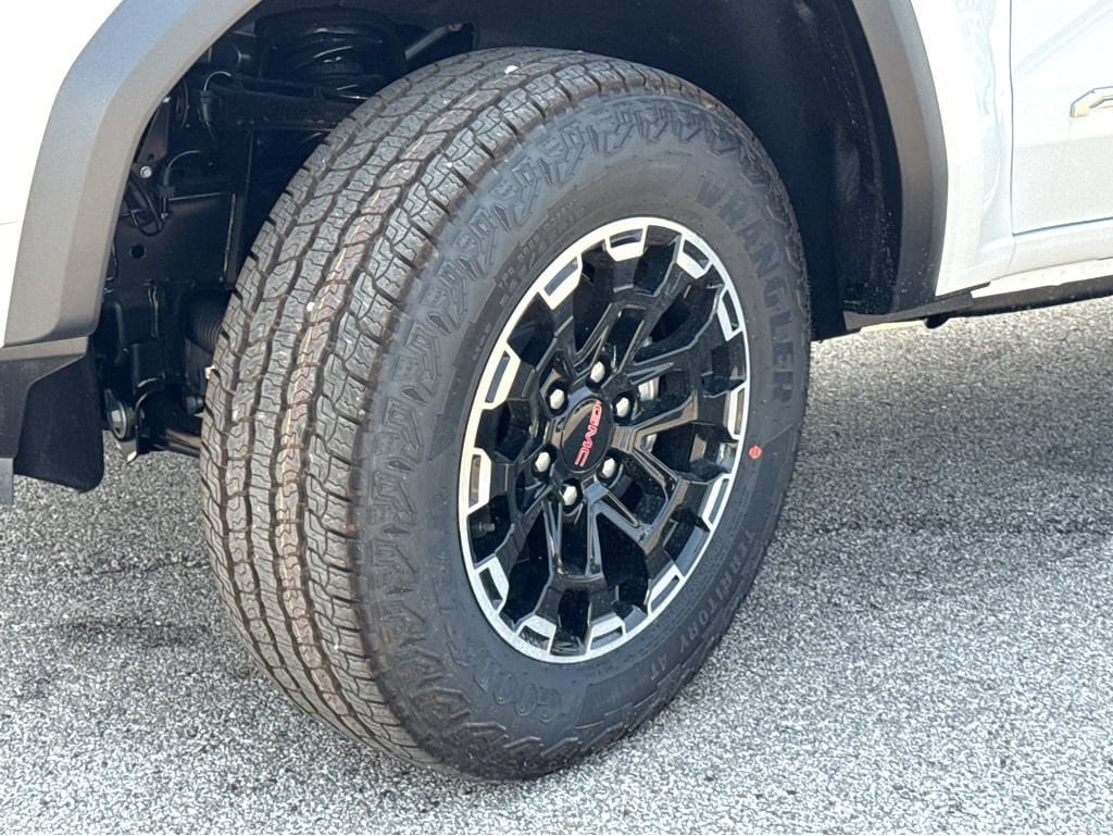 New 2026 GMC Canyon AT4 AWD/4WD image 24
