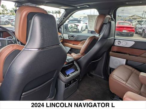 Used 2024 Lincoln Navigator L Reserve AWD/4WD image 22