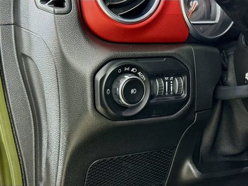 Used 2021 Jeep Wrangler Unlimited Rubicon AWD/4WD image 10