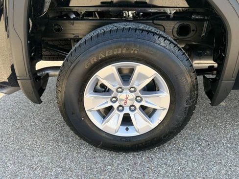 New 2026 GMC Sierra 1500 SLE image 12