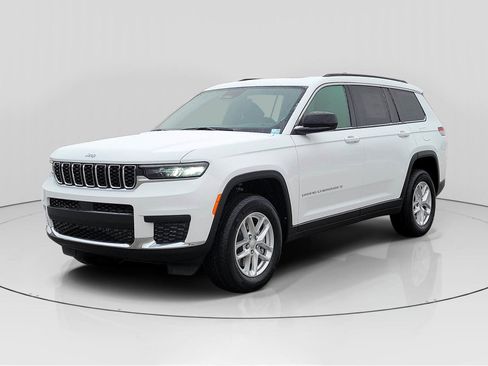 New 2025 Jeep Grand Cherokee L Laredo image 3