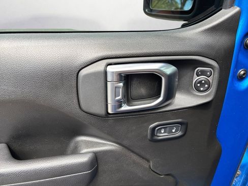 Certified 2025 Jeep Wrangler Unlimited Sport AWD/4WD image 23