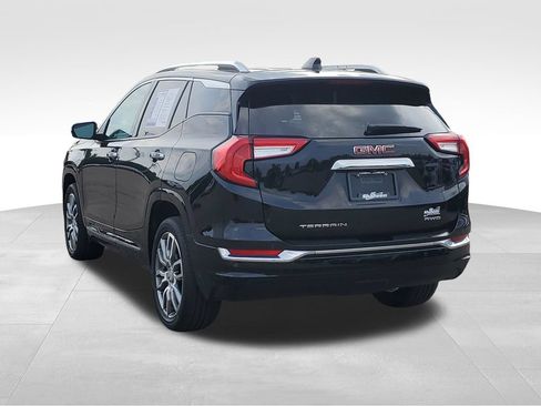 Used 2023 GMC Terrain Denali w/ Denali Premium Package AWD/4WD image 4