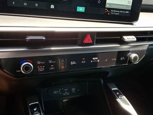 Certified 2024 Kia Sorento S w/ Panoramic Sunroof Package FWD image 18