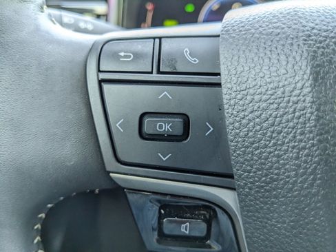 Used 2025 Toyota Camry SE image 25