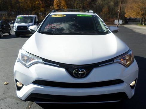 Used 2018 Toyota RAV4 XLE image 4