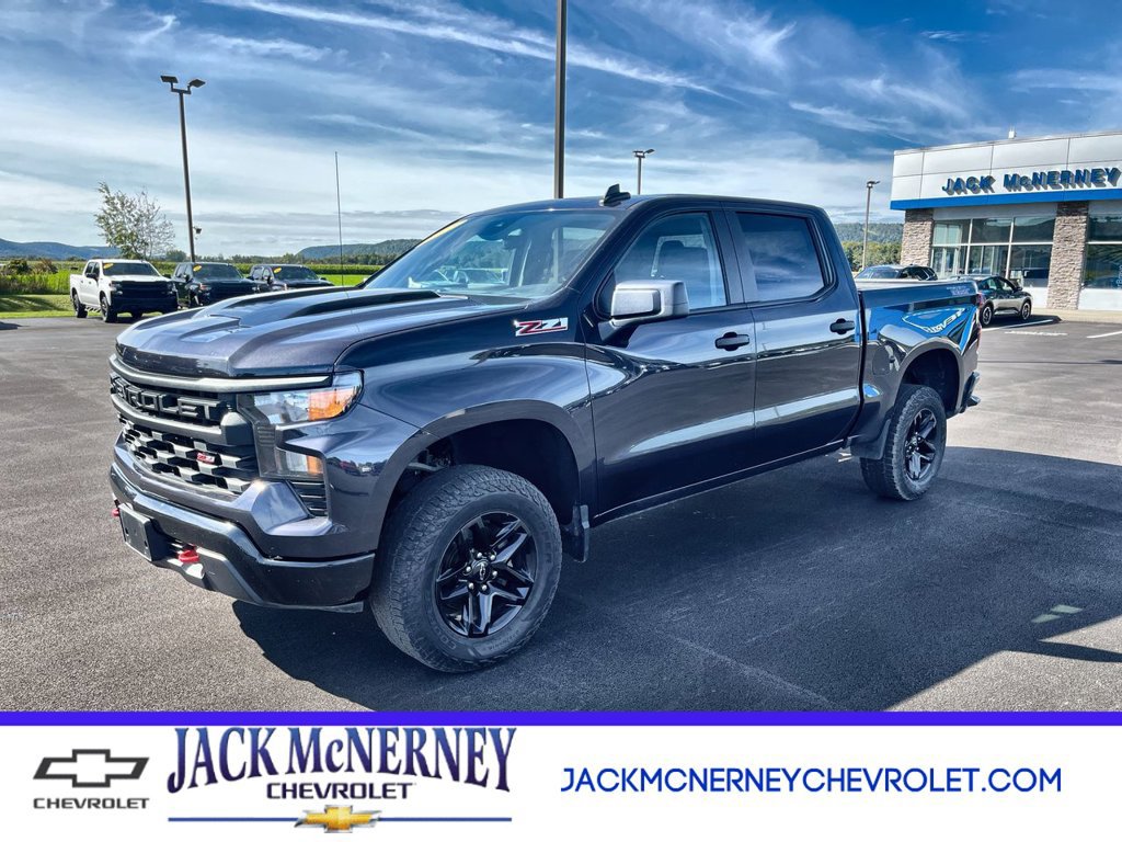 Used 2023 Chevrolet Silverado 1500 Custom Trail Boss AWD/4WD image 1