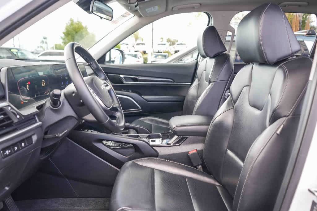 Certified 2024 Kia Telluride S w/ S Sunroof Package FWD image 18