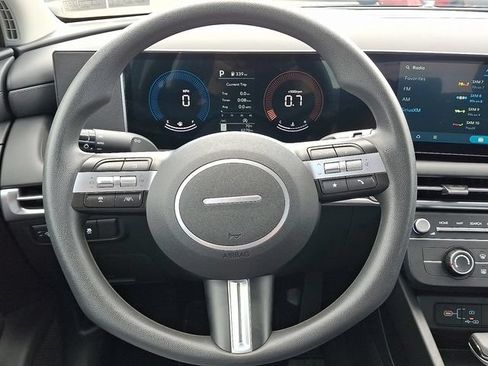 Certified 2025 Hyundai Tucson SE AWD/4WD image 19