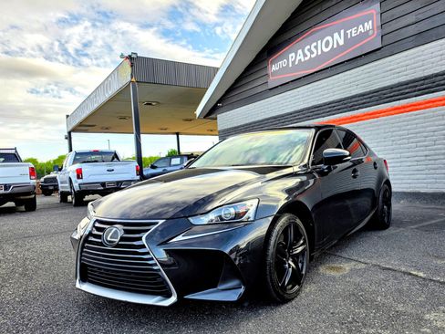 Used 2017 Lexus IS 200t w/ Premium Package RWD image 1