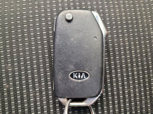Used 2021 Kia Forte LXS FWD image 32