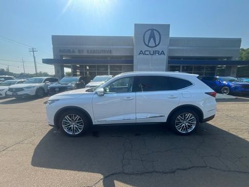 Used 2023 Acura MDX SH-AWD w/ Advance Package image 1