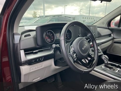 Certified 2024 Kia Carnival LX image 10