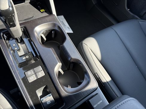 New 2026 Subaru Outback Limited AWD/4WD image 29