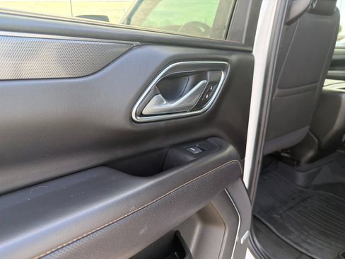 Used 2024 GMC Yukon XL AT4 w/ Technology Package AWD/4WD image 17