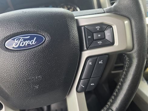 Used 2019 Ford F150 Lariat w/ Equipment Group 502A Luxury AWD/4WD image 25