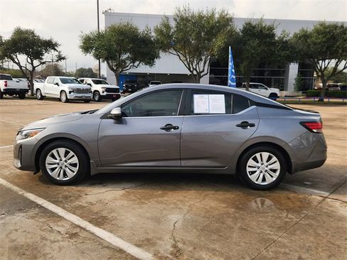Used 2024 Nissan Sentra S image 4