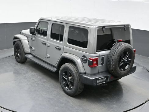 Used 2023 Jeep Wrangler Unlimited Sahara AWD/4WD image 37