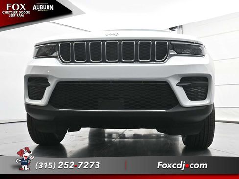 New 2025 Jeep Grand Cherokee Laredo X w/ Luxury Tech Group I image 15
