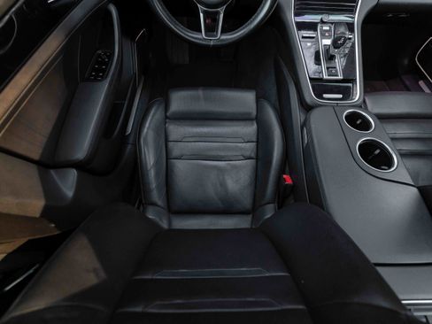 Used 2017 Porsche Panamera image 61