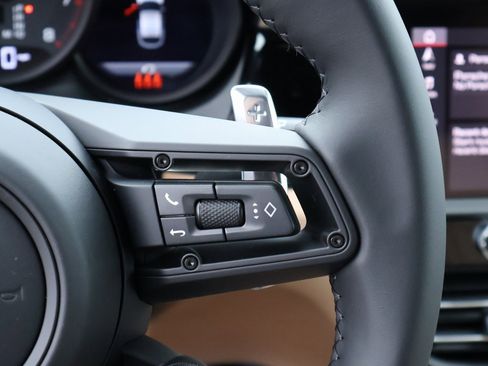 New 2026 Porsche Macan image 30