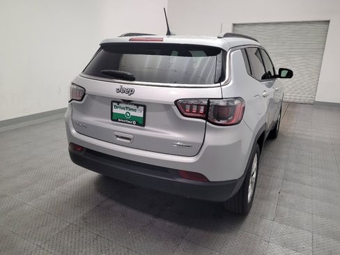 Used 2025 Jeep Compass Latitude AWD/4WD image 7