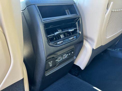 Used 2023 Jeep Grand Cherokee Limited image 36