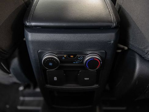 Used 2021 Ford Explorer XLT AWD/4WD image 34