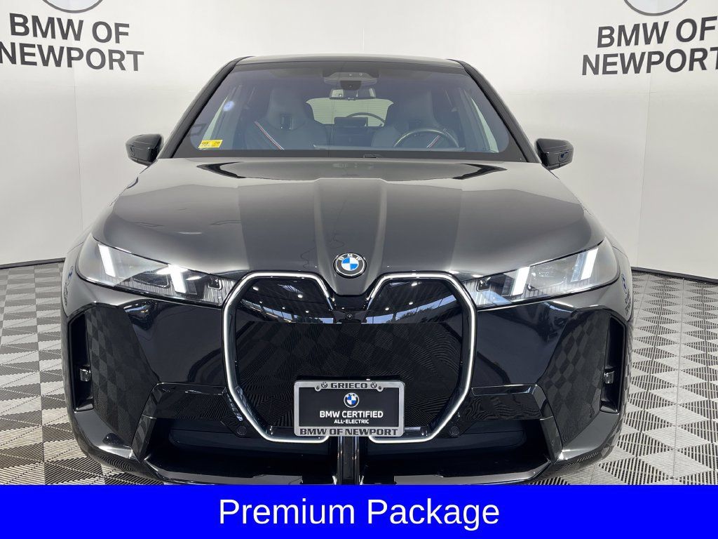 Used 2026 BMW iX xDrive60 w/ M Sport Package AWD/4WD image 7