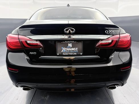 Used 2017 INFINITI Q70 L 3.7 AWD/4WD image 6