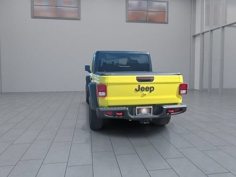 Used 2023 Jeep Gladiator Rubicon w/ Cold Weather Group AWD/4WD image 7