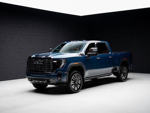 Used 2024 GMC Sierra 2500 Denali Ultimate w/ LPO, GMC Protection Package image 4