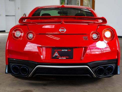 Used 2023 Nissan GT-R Premium w/ Floor Mat Package image 7